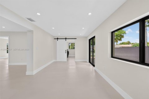 Villa ou maison à vendre à Miami, Floride: 3 chambres, 164.07 m2 № 2278441 - photo 17