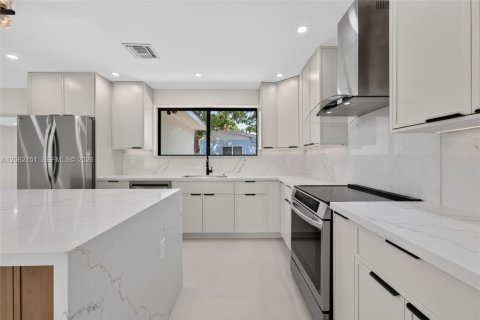 Villa ou maison à vendre à Miami, Floride: 3 chambres, 164.07 m2 № 2278441 - photo 12