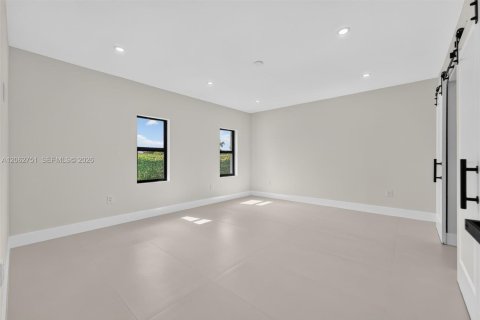 Villa ou maison à vendre à Miami, Floride: 3 chambres, 164.07 m2 № 2278441 - photo 19