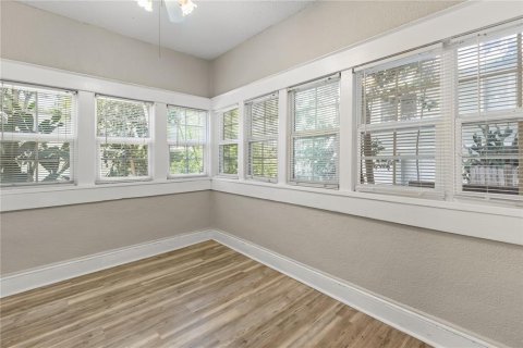 Immobilier commercial à vendre à Orlando, Floride: 4 chambres, 240.25 m2 № 2302466 - photo 12