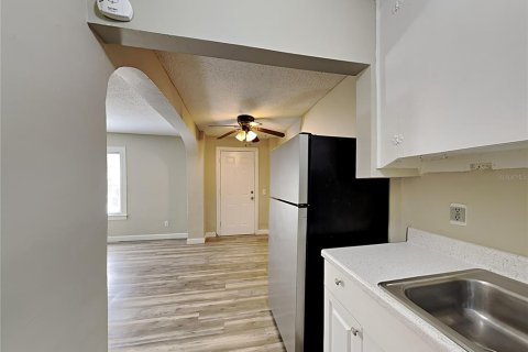 Immobilier commercial à vendre à Orlando, Floride: 4 chambres, 240.25 m2 № 2302466 - photo 23