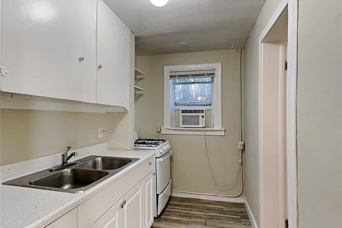 Immobilier commercial à vendre à Orlando, Floride: 4 chambres, 240.25 m2 № 2302466 - photo 22