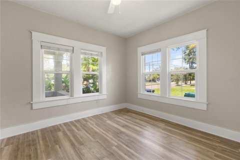 Immobilier commercial à vendre à Orlando, Floride: 4 chambres, 240.25 m2 № 2302466 - photo 9