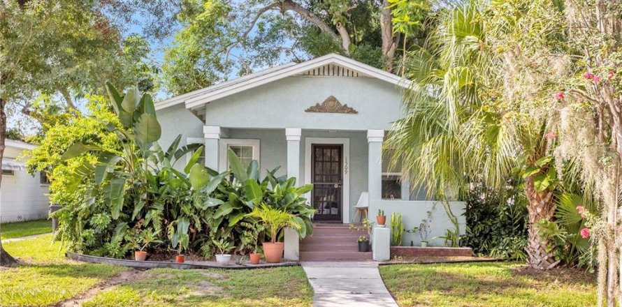 Immobilier commercial à Orlando, Floride 4 chambres, 240.25 m2 № 2302466