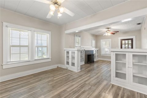 Immobilier commercial à vendre à Orlando, Floride: 4 chambres, 240.25 m2 № 2302466 - photo 6