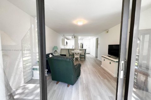 Condominio en venta en Tamarac, Florida, 2 dormitorios, 80.36 m2 № 1684102 - foto 27