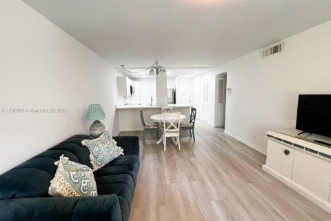 Condominio en venta en Tamarac, Florida, 2 dormitorios, 80.36 m2 № 1684102 - foto 25