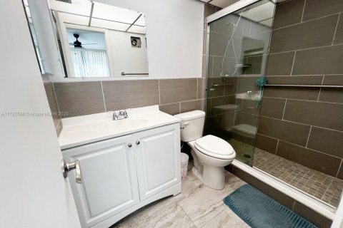 Condominio en venta en Tamarac, Florida, 2 dormitorios, 80.36 m2 № 1684102 - foto 8
