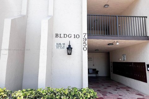 Condominio en venta en Tamarac, Florida, 2 dormitorios, 80.36 m2 № 1684102 - foto 17