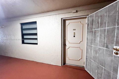 Condominio en venta en Tamarac, Florida, 2 dormitorios, 80.36 m2 № 1684102 - foto 18