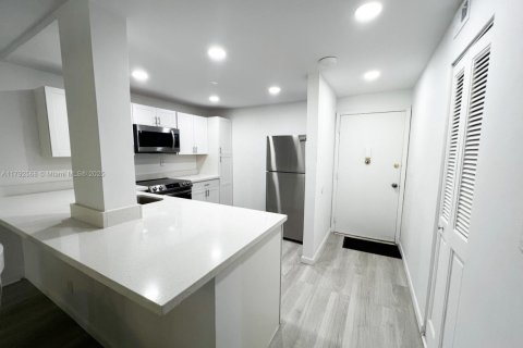 Condominio en venta en Tamarac, Florida, 2 dormitorios, 80.36 m2 № 1684102 - foto 20