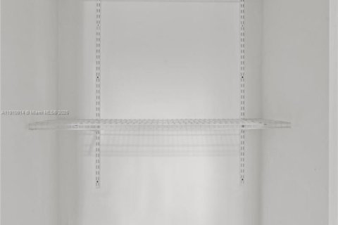 House in Opa-locka, Florida 2 bedrooms, 72.46 sq.m. № 1968200 - photo 21