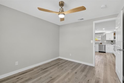 House in Apollo Beach, Florida 3 bedrooms, 133.13 sq.m. № 1876719 - photo 24