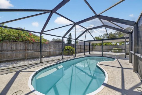 House in Apollo Beach, Florida 3 bedrooms, 133.13 sq.m. № 1876719 - photo 2