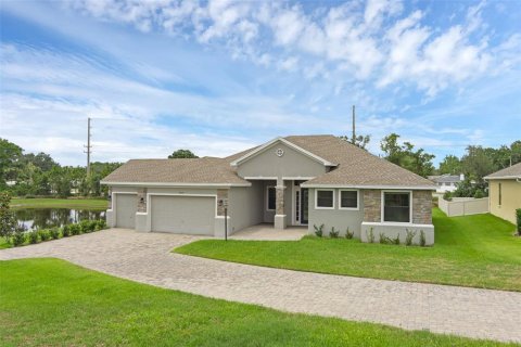 House in Lakeland, Florida 4 bedrooms, 267.93 sq.m. № 1747778 - photo 1