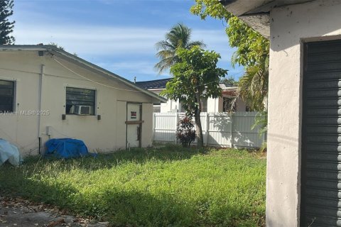 Villa ou maison à vendre à Miami Springs, Floride: 2 chambres, 166.85 m2 № 2037975 - photo 8