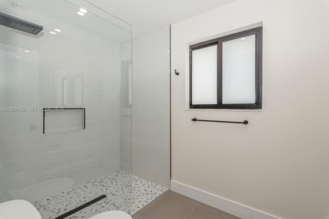 Villa ou maison à louer à Pinecrest, Floride: 4 chambres, 223.24 m2 № 1987520 - photo 12