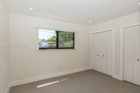 Villa ou maison à louer à Pinecrest, Floride: 4 chambres, 223.24 m2 № 1987520 - photo 15