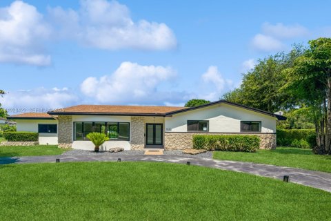 Villa ou maison à louer à Pinecrest, Floride: 4 chambres, 223.24 m2 № 1987520 - photo 4