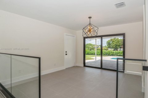 Villa ou maison à louer à Pinecrest, Floride: 4 chambres, 223.24 m2 № 1987520 - photo 8