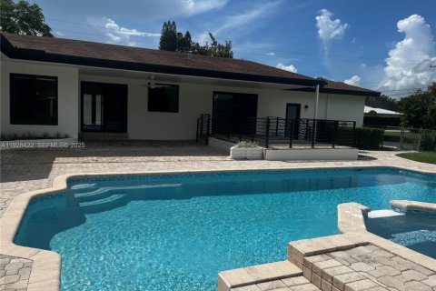 Villa ou maison à louer à Pinecrest, Floride: 4 chambres, 223.24 m2 № 1987520 - photo 24