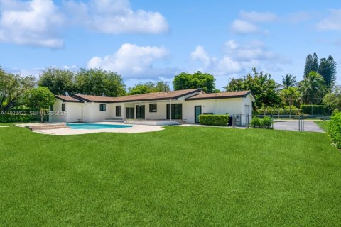 Villa ou maison à louer à Pinecrest, Floride: 4 chambres, 223.24 m2 № 1987520 - photo 27