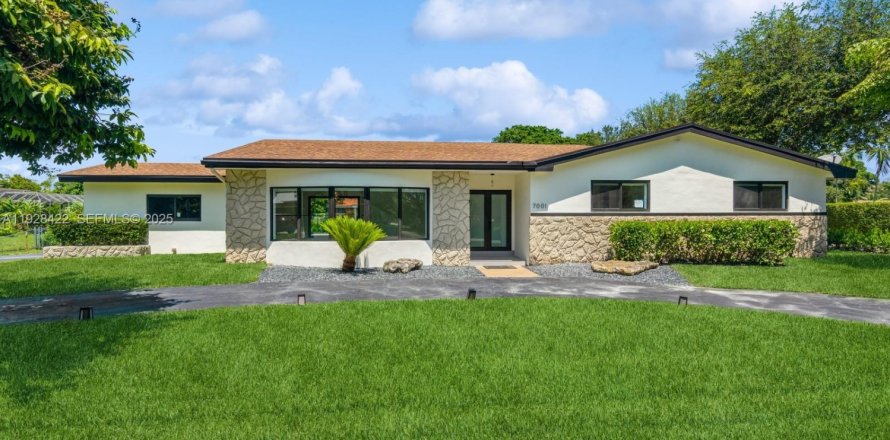 Villa ou maison à Pinecrest, Floride 4 chambres, 223.24 m2 № 1987520