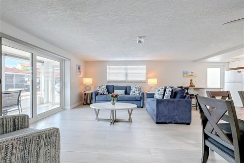 Villa ou maison à vendre à Sarasota, Floride: 2 chambres, 98.85 m2 № 2280232 - photo 22