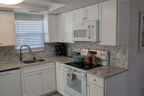 Villa ou maison à vendre à Sarasota, Floride: 2 chambres, 98.85 m2 № 2280232 - photo 10