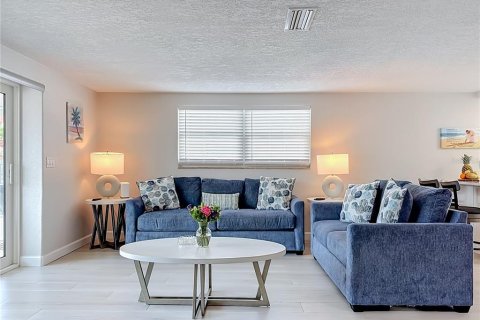 Villa ou maison à vendre à Sarasota, Floride: 2 chambres, 98.85 m2 № 2280232 - photo 18
