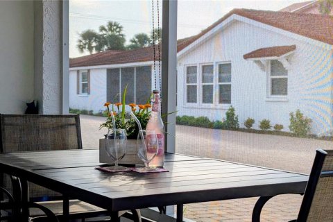 Villa ou maison à vendre à Sarasota, Floride: 2 chambres, 98.85 m2 № 2280232 - photo 27