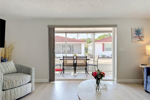 Villa ou maison à vendre à Sarasota, Floride: 2 chambres, 98.85 m2 № 2280232 - photo 24