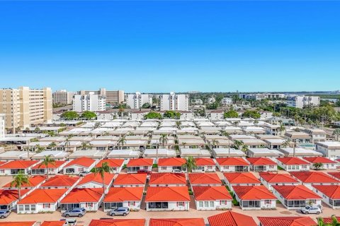 Villa ou maison à vendre à Sarasota, Floride: 2 chambres, 98.85 m2 № 2280232 - photo 7