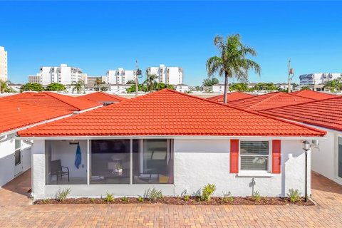 Villa ou maison à vendre à Sarasota, Floride: 2 chambres, 98.85 m2 № 2280232 - photo 2