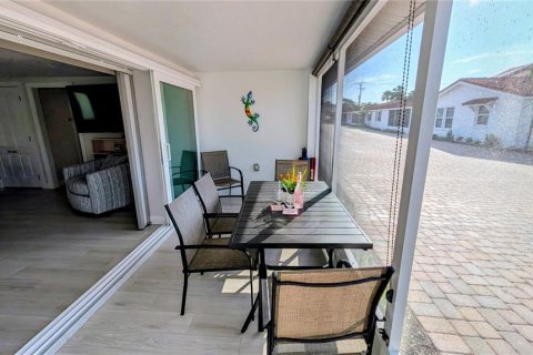 Villa ou maison à vendre à Sarasota, Floride: 2 chambres, 98.85 m2 № 2280232 - photo 28