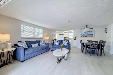 Villa ou maison à vendre à Sarasota, Floride: 2 chambres, 98.85 m2 № 2280232 - photo 16
