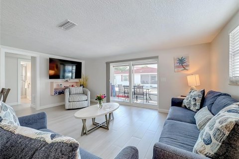 Villa ou maison à vendre à Sarasota, Floride: 2 chambres, 98.85 m2 № 2280232 - photo 23