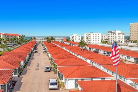 Villa ou maison à vendre à Sarasota, Floride: 2 chambres, 98.85 m2 № 2280232 - photo 3