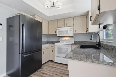 Купить виллу или дом в Нью-Порт-Ричи, Флорида 8 комнат, 110.55м2, № 2204561 - фото 14