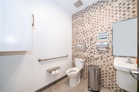 Propiedad comercial en venta en Oviedo, Florida, 435.71 m2 № 2098826 - foto 17