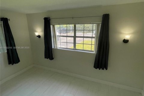 Copropriété à vendre à Miami, Floride: 3 chambres, 106 m2 № 1990797 - photo 4