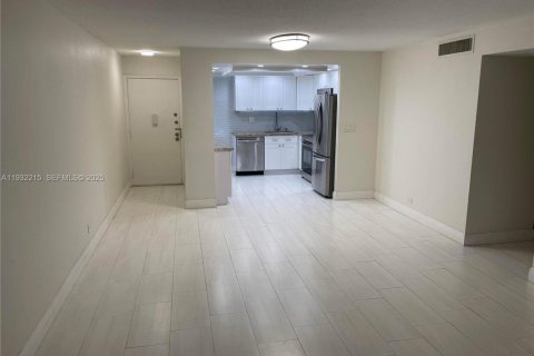 Copropriété à vendre à Miami, Floride: 3 chambres, 106 m2 № 1990797 - photo 5