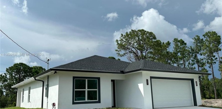 Villa ou maison à Lehigh Acres, Floride 4 chambres, 153.47 m2 № 2099301