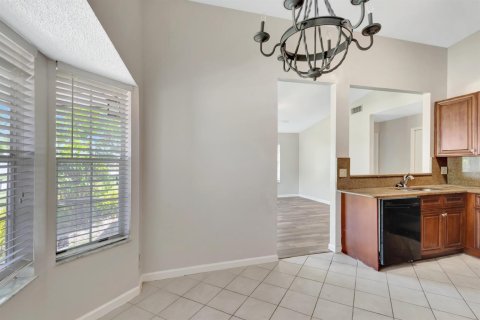 Casa en alquiler en Boynton Beach, Florida, 4 dormitorios, 110.55 m2 № 2270061 - foto 11