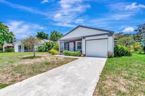 Casa en Boynton Beach, Florida 4 dormitorios, 110.55 m2 № 2270061