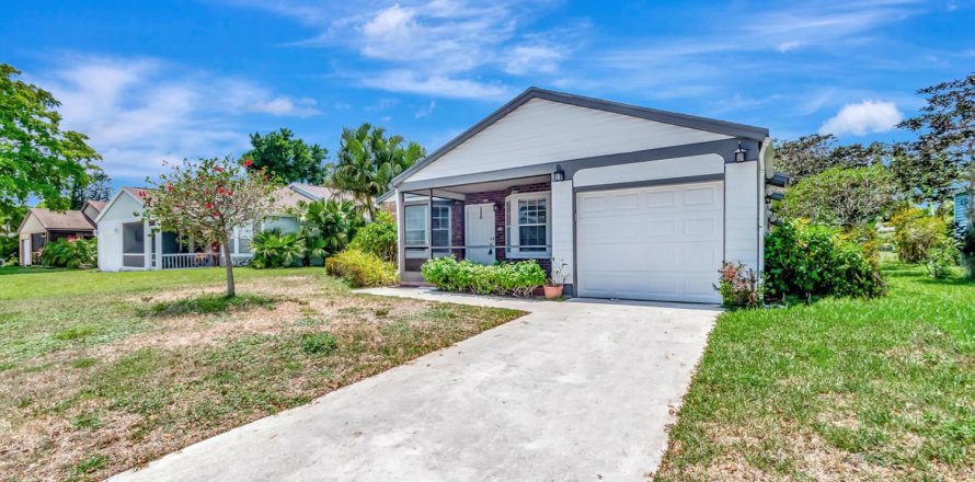 Casa en Boynton Beach, Florida 4 dormitorios, 110.55 m2 № 2270061