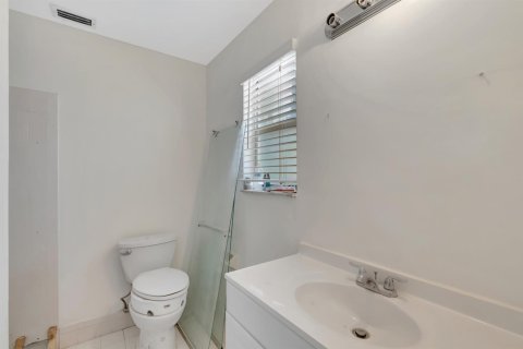 Casa en alquiler en Boynton Beach, Florida, 4 dormitorios, 110.55 m2 № 2270061 - foto 15