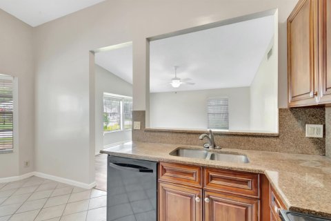Casa en alquiler en Boynton Beach, Florida, 4 dormitorios, 110.55 m2 № 2270061 - foto 9