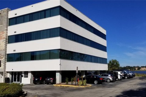 Propiedad comercial en alquiler en Orlando, Florida, 22.48 m2 № 1545219 - foto 2
