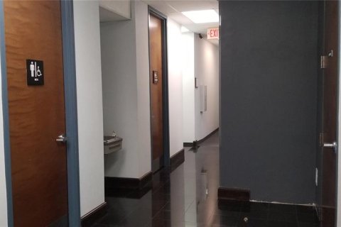 Propiedad comercial en alquiler en Orlando, Florida, 22.48 m2 № 1545219 - foto 10